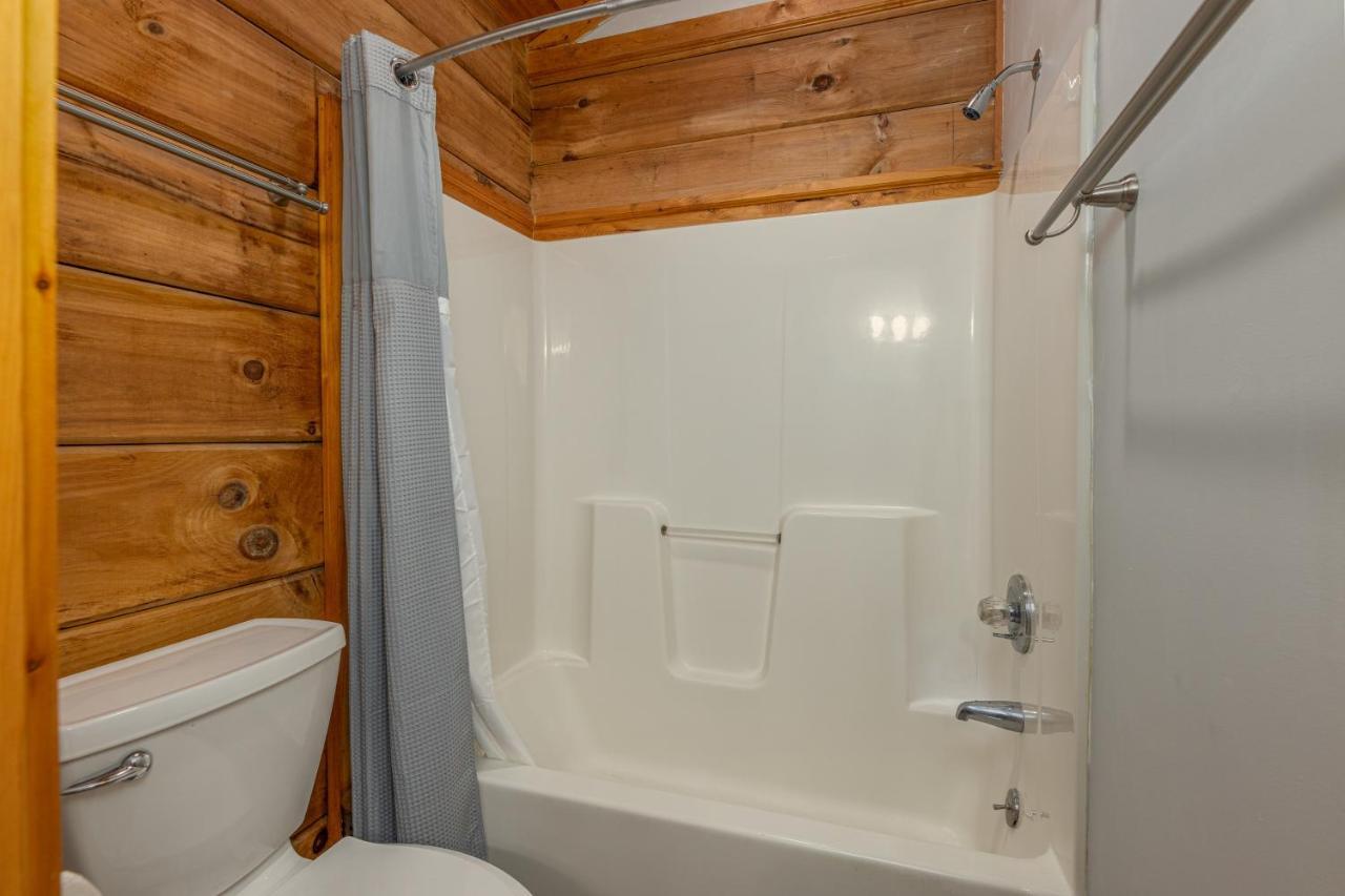 Firefly Hollow Cabin - Smoky Mountains - Soaky Mountain Water Park - Sevierville Convention Center ピジョンフォージ エクステリア 写真