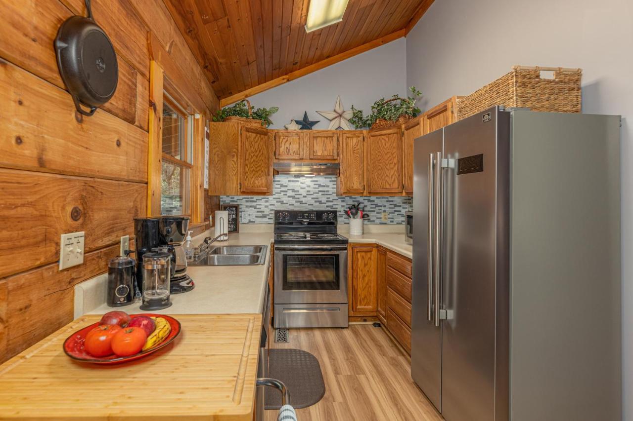 Firefly Hollow Cabin - Smoky Mountains - Soaky Mountain Water Park - Sevierville Convention Center ピジョンフォージ エクステリア 写真