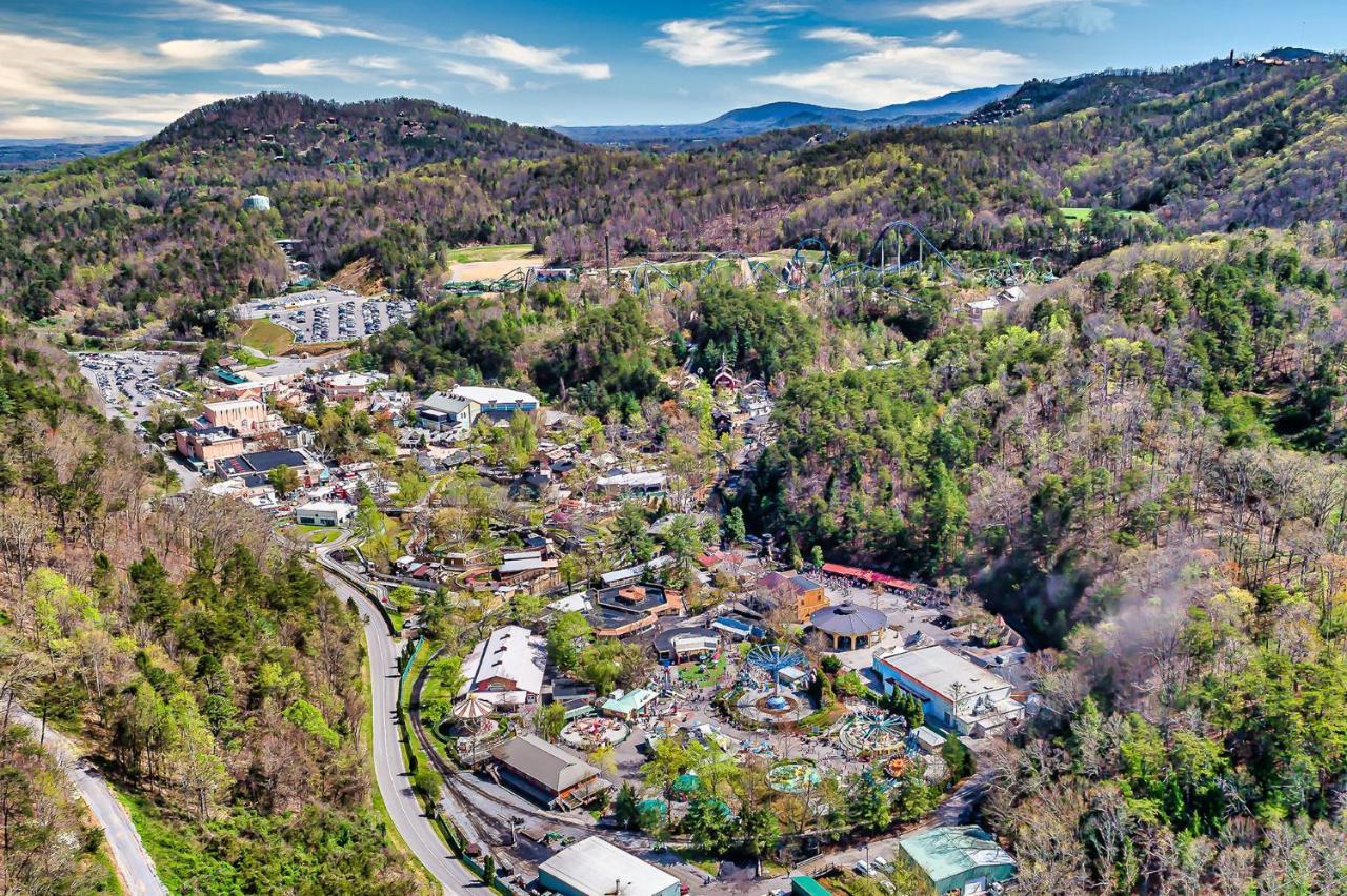 Firefly Hollow Cabin - Smoky Mountains - Soaky Mountain Water Park - Sevierville Convention Center ピジョンフォージ エクステリア 写真
